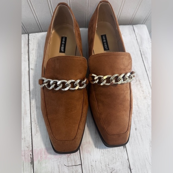 Nine West Women’s Size 9 Chain Detail Loafers in Burnt Orange Suede - Picture 3 of 10